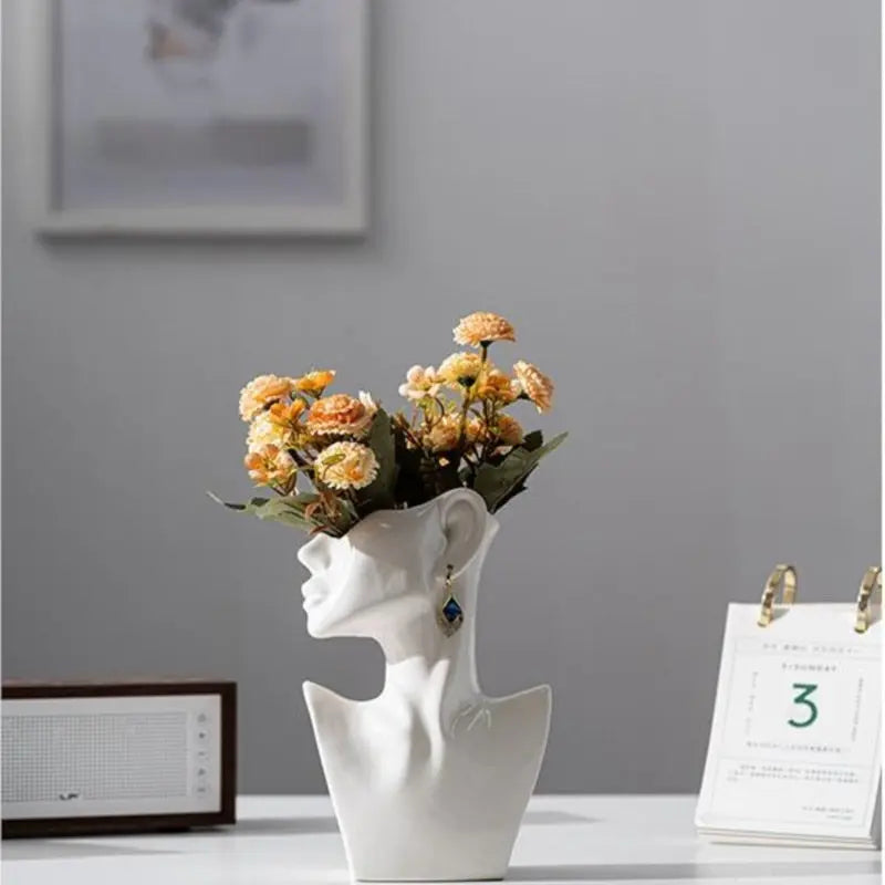 Modern Ceramic Face Vase - HuxoHome