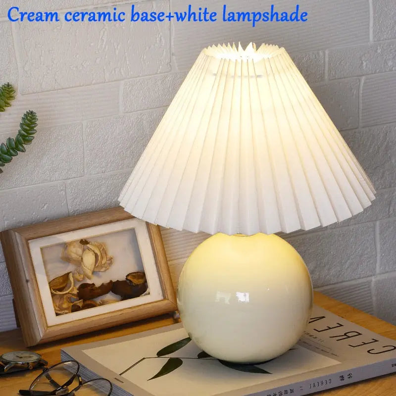 Vintage Pleated Table Lamp - HuxoHome