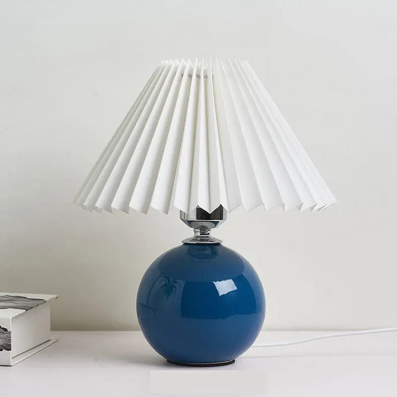 Vintage Pleated Table Lamp - HuxoHome