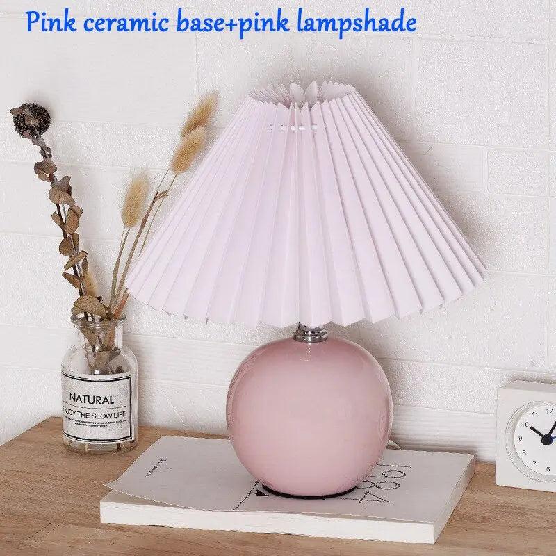 Vintage Pleated Table Lamp - HuxoHome