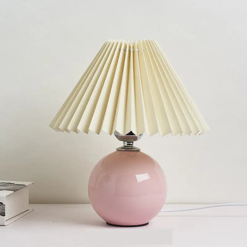 Vintage Pleated Table Lamp - HuxoHome