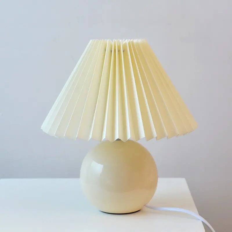 Vintage Pleated Table Lamp - HuxoHome